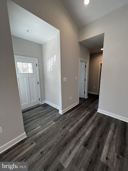 Building Photo - 38 Meadow View Ln