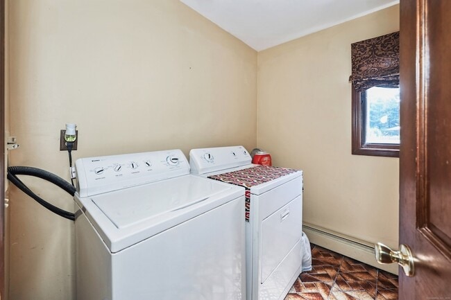 Building Photo - 522 Springfield Rd