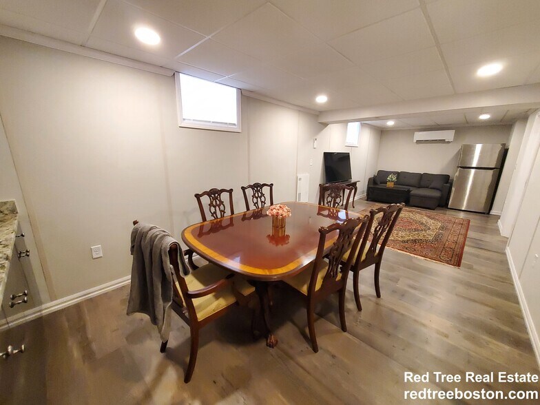 Primary Photo - 44 Blenford Rd