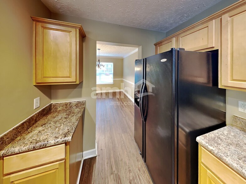 Building Photo - 3404 Bent Wood Cv