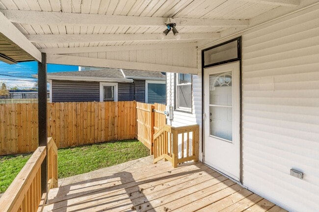 Building Photo - Charming 2-Story Home with Modern Updates ...