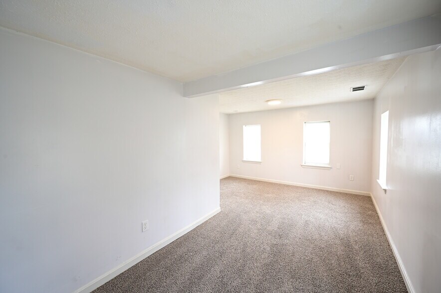 Building Photo - 1901 Neville Dr