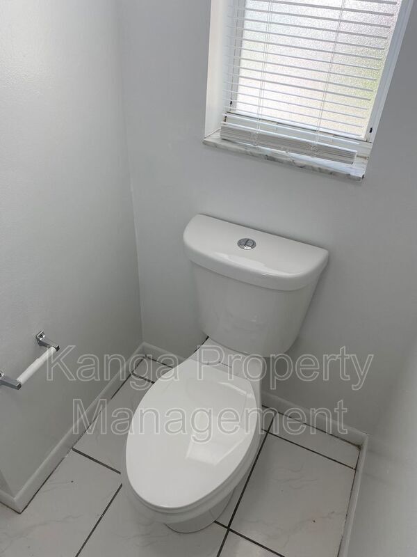 Building Photo - 11405 NW 35th St