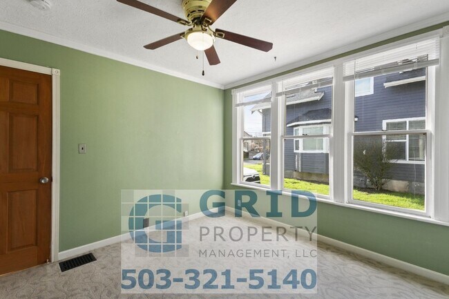 Building Photo - Spacious 3 Bedroom, 2 Bath Craftsman - Creston Park Neighborhood - A Must See!