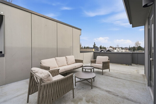 Building Photo - 1464 NW 70th St