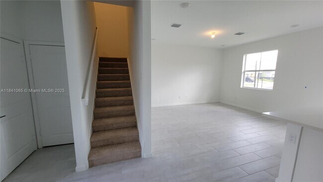 Building Photo - 1759 SE 8th Terrace