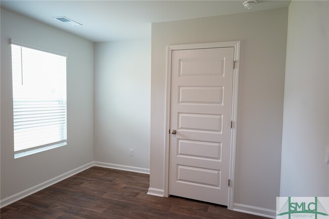 Building Photo - 110 Painted Lady Lp