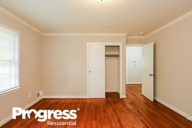 Building Photo - 1201 Monterey Dr