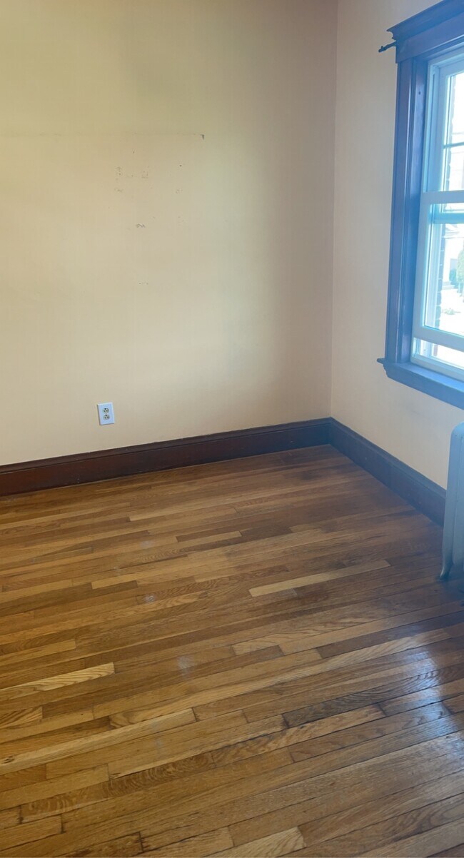 Building Photo - 202 High St