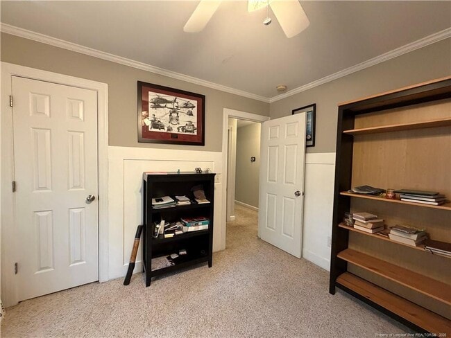 Building Photo - 35 Woodbury Ln