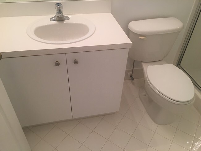 Building Photo - 1398 NE 33rd Ave