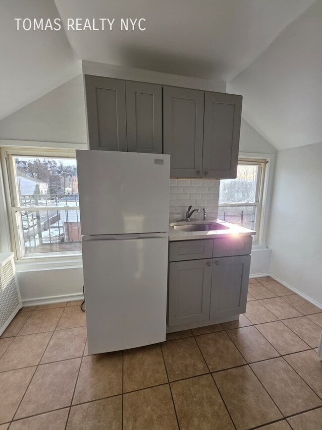 Building Photo - 35 Altonwood Pl