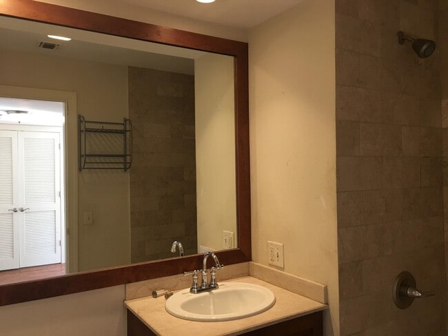 Building Photo - 136 41st St