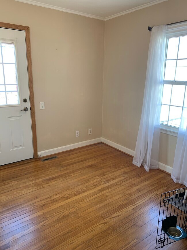 Building Photo - 3713 Busse St