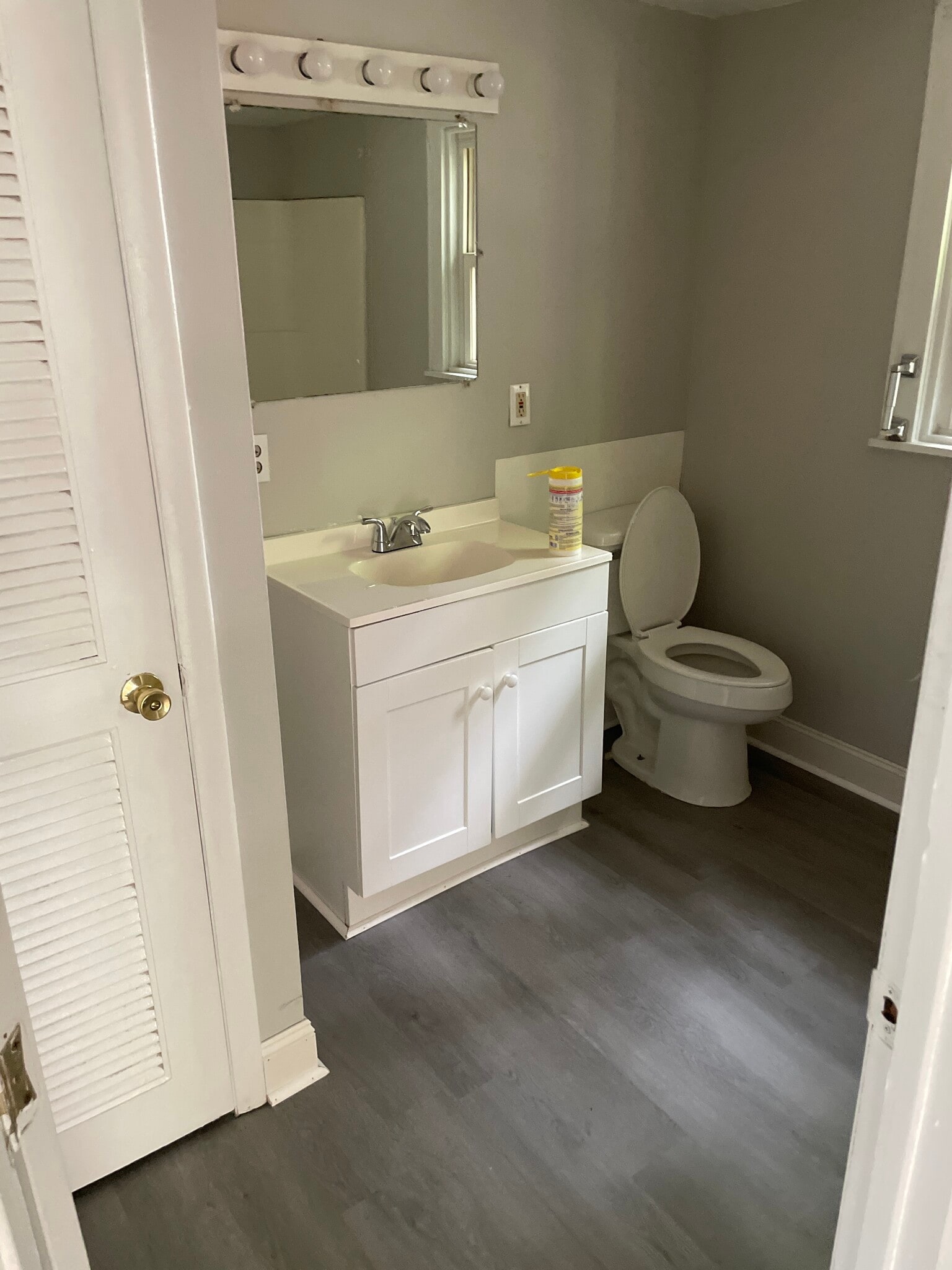 Bathroom - 145 E Walnut St