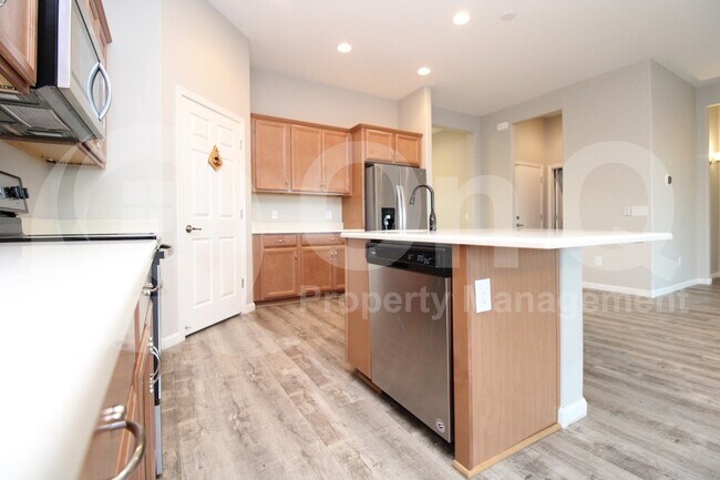 Building Photo - 13030 N Spinystar Dr