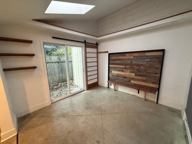 Building Photo - 521 38th Avenue, Main Unit