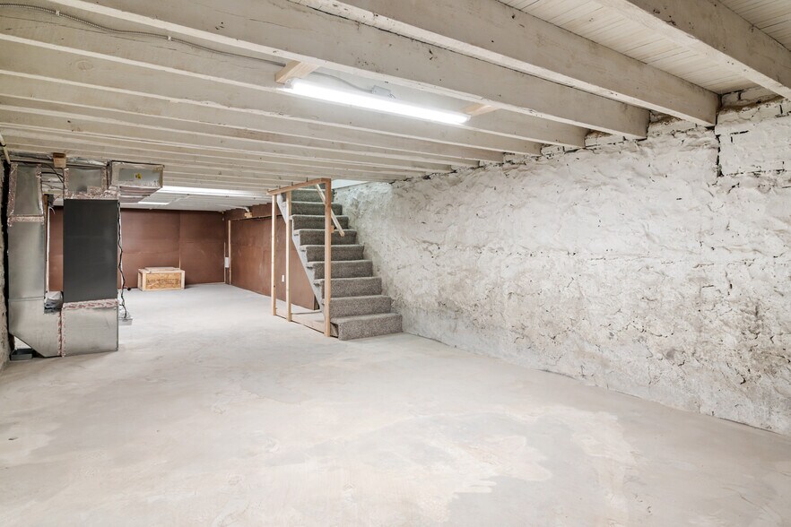Building Photo - 62 N Gorman Ave