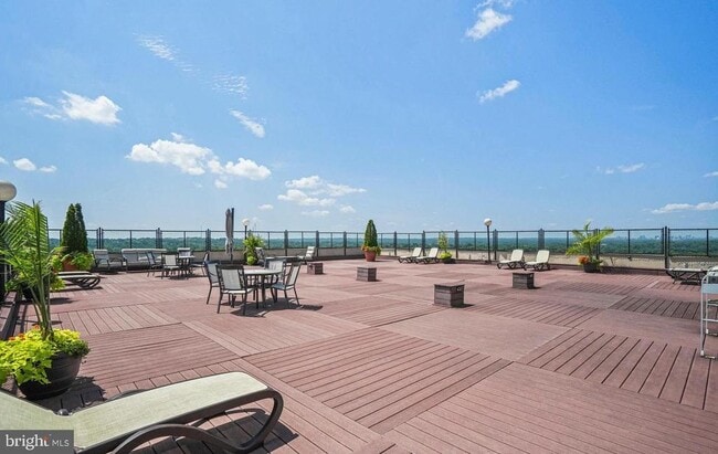 Building Photo - 4515 Willard Ave