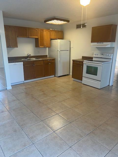 Building Photo - 641 Executive Center Dr