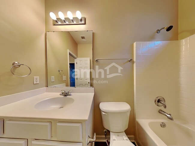 Building Photo - 106 Blue Beech Ct