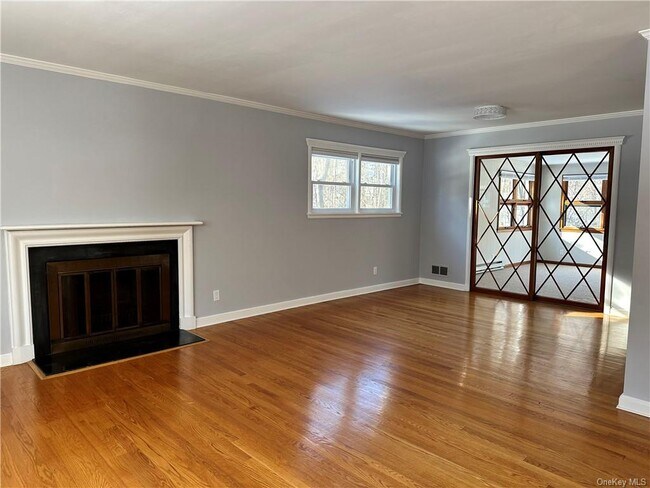 Building Photo - 23 Maplewood Rd