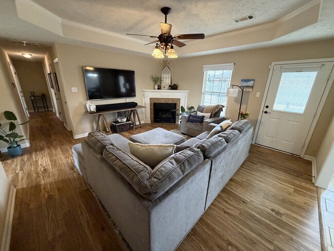 Building Photo - 2418 Canterbury Ln