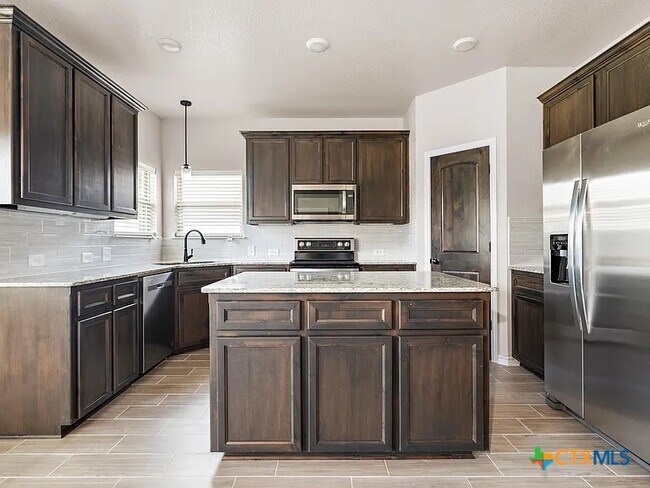 Building Photo - 602 Dred Roger Circle