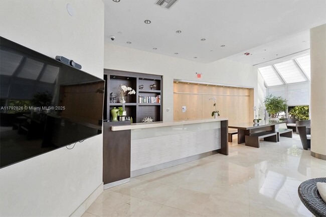Building Photo - 2127 Brickell Ave