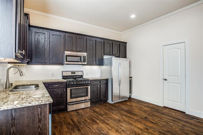 Building Photo - 4323 Dickason Ave