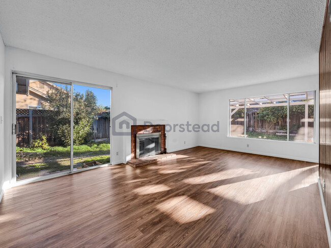 Building Photo - 738 El Sereno Dr