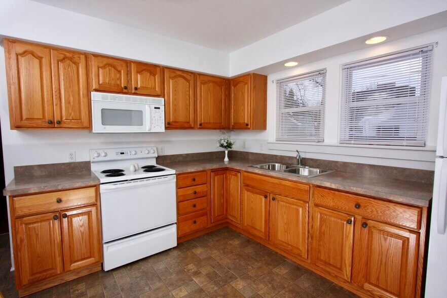 Building Photo - 4 Water St