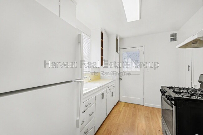 Building Photo - 2233 Ninth St