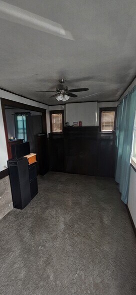 Building Photo - 1236 Dewey Ave