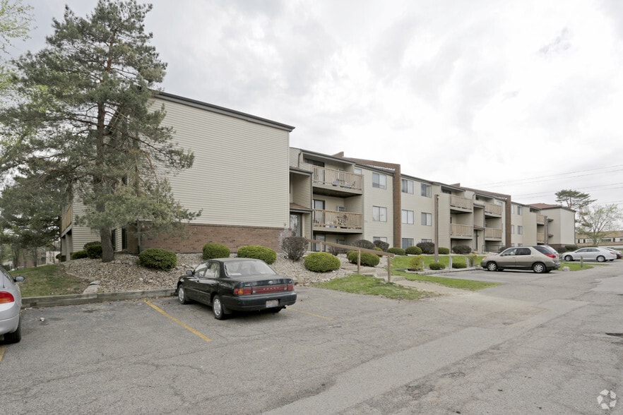 Nordic Villa Apartments 3120 W Willow Knolls Dr Peoria IL 61614