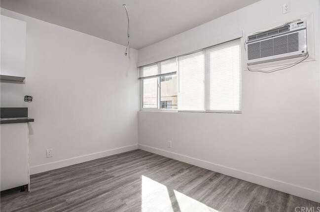 Building Photo - 1114 6th St Santa Monica 90403