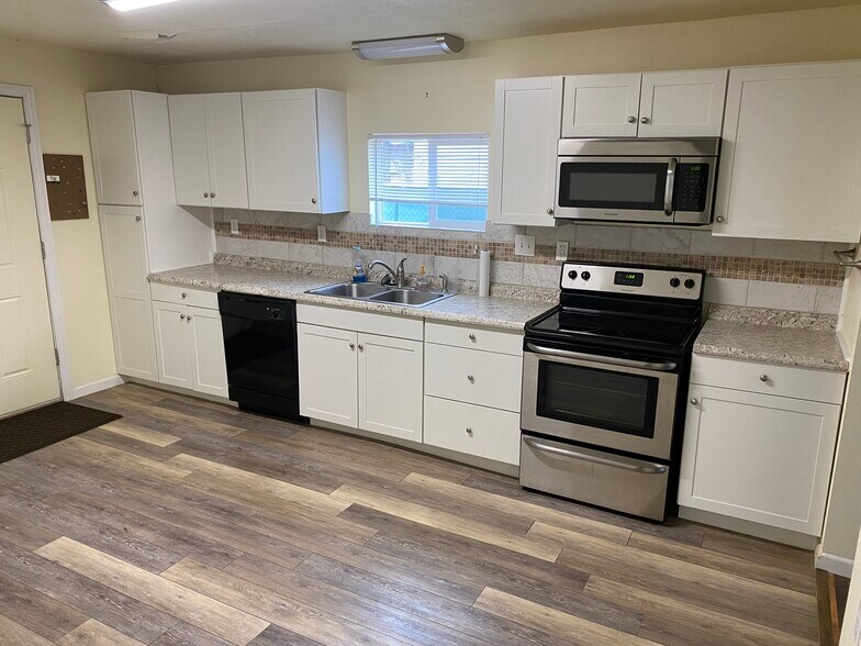 Building Photo - 2929 S 3rd St