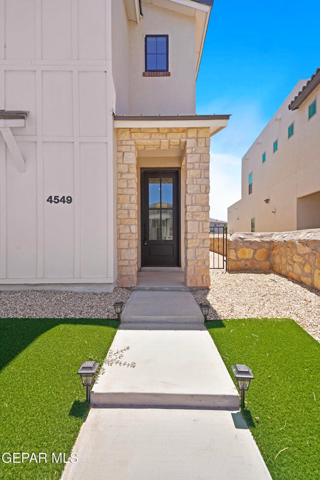 Building Photo - 4549 Mark Avizo