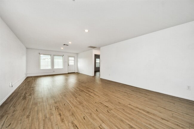 Building Photo - 18915 Sorento Bay Ln