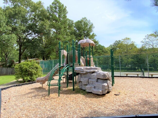 Building Photo - Spacious 3 bedroom in Finley Forest offers convenient location and neighborhood amenities