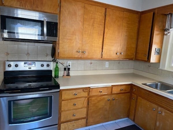 Building Photo - 14 Shakespeare Rd