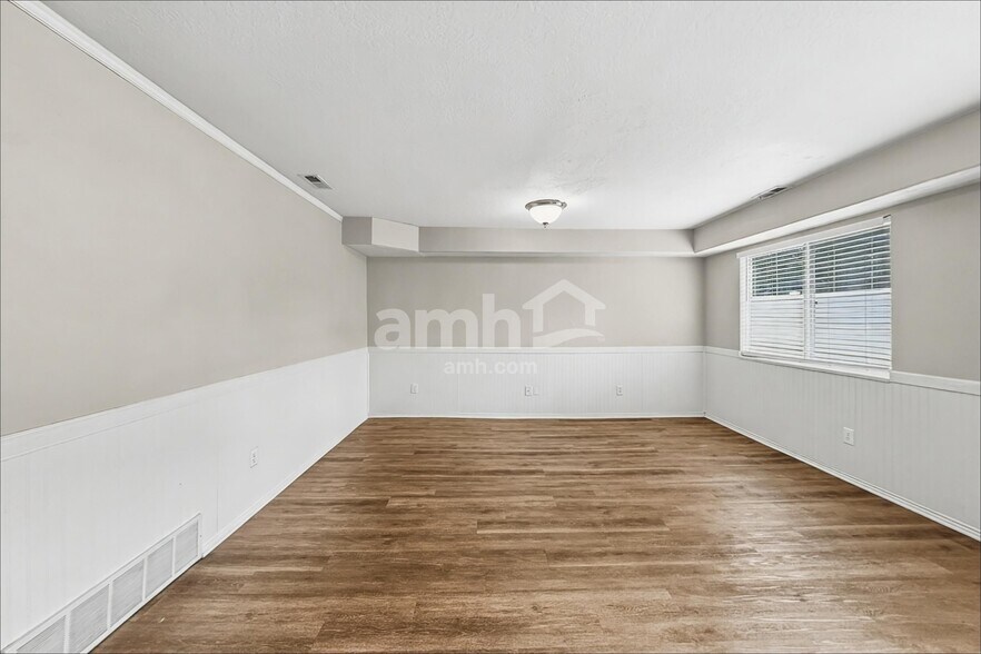 Building Photo - 4154 Westlake Dr