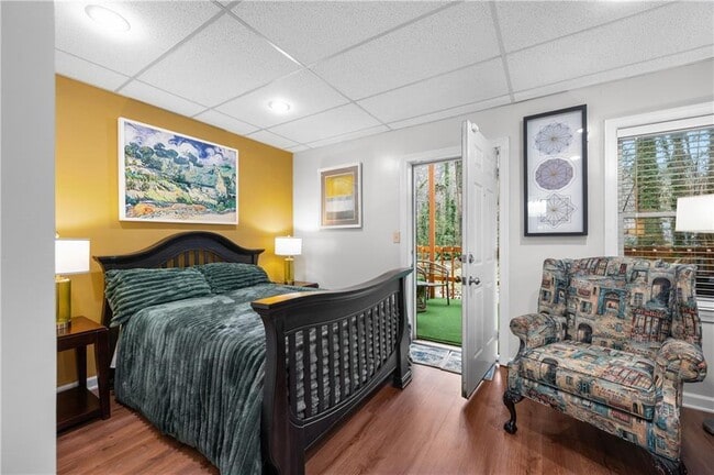 Building Photo - 460 Peyton Rd SW