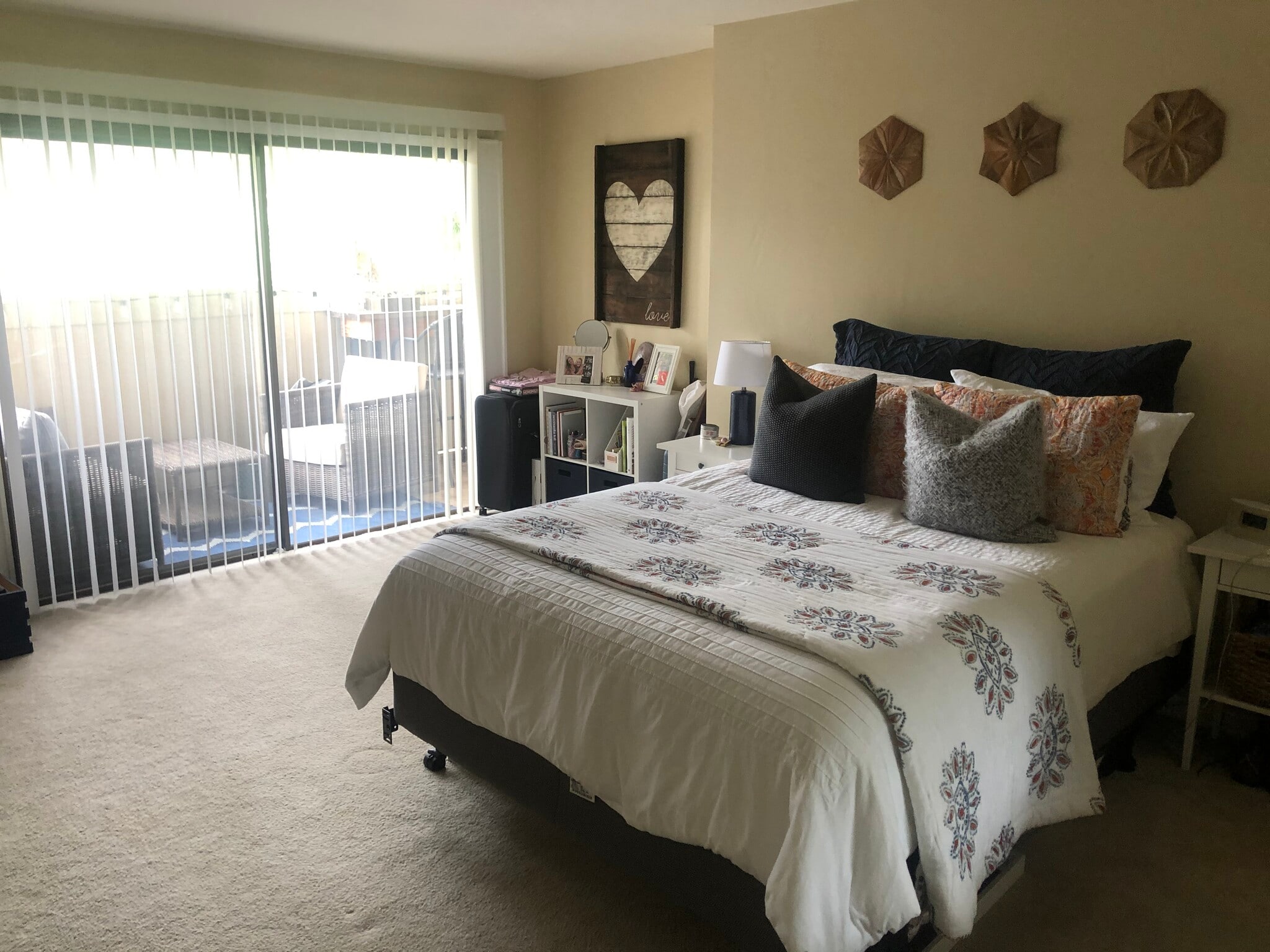 Building Photo - 2607 Pirineos Way