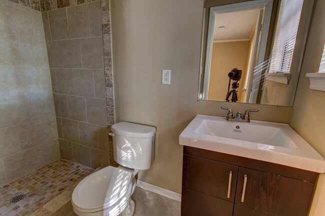 Building Photo - Great 3 Bed 2 Bath House for Rent/ Trussvi...