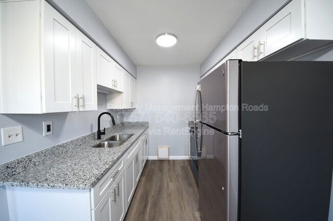 Building Photo - 405 Clifton St