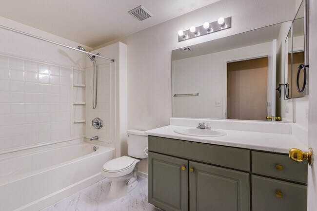 Building Photo - 8250 N Grand Canyon Dr