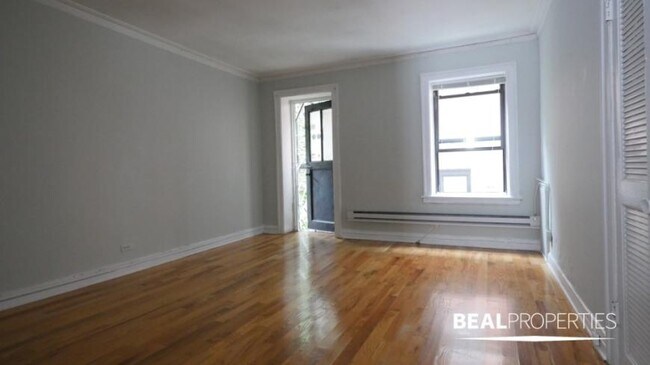 Building Photo - 0 bedroom in CHICAGO IL 60610