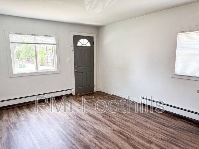 Building Photo - 825 E Dartmouth Ave
