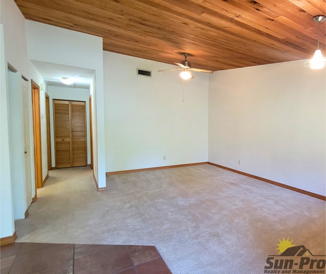 Building Photo - 1668 Spring Garden Ct